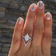 Load image into Gallery viewer, New Trendy Crystal  Engagement Claws Design Hot Sale Rings For Women AAA White Zircon Cubic elegant rings Female Wedding jewerly - accessories4girls